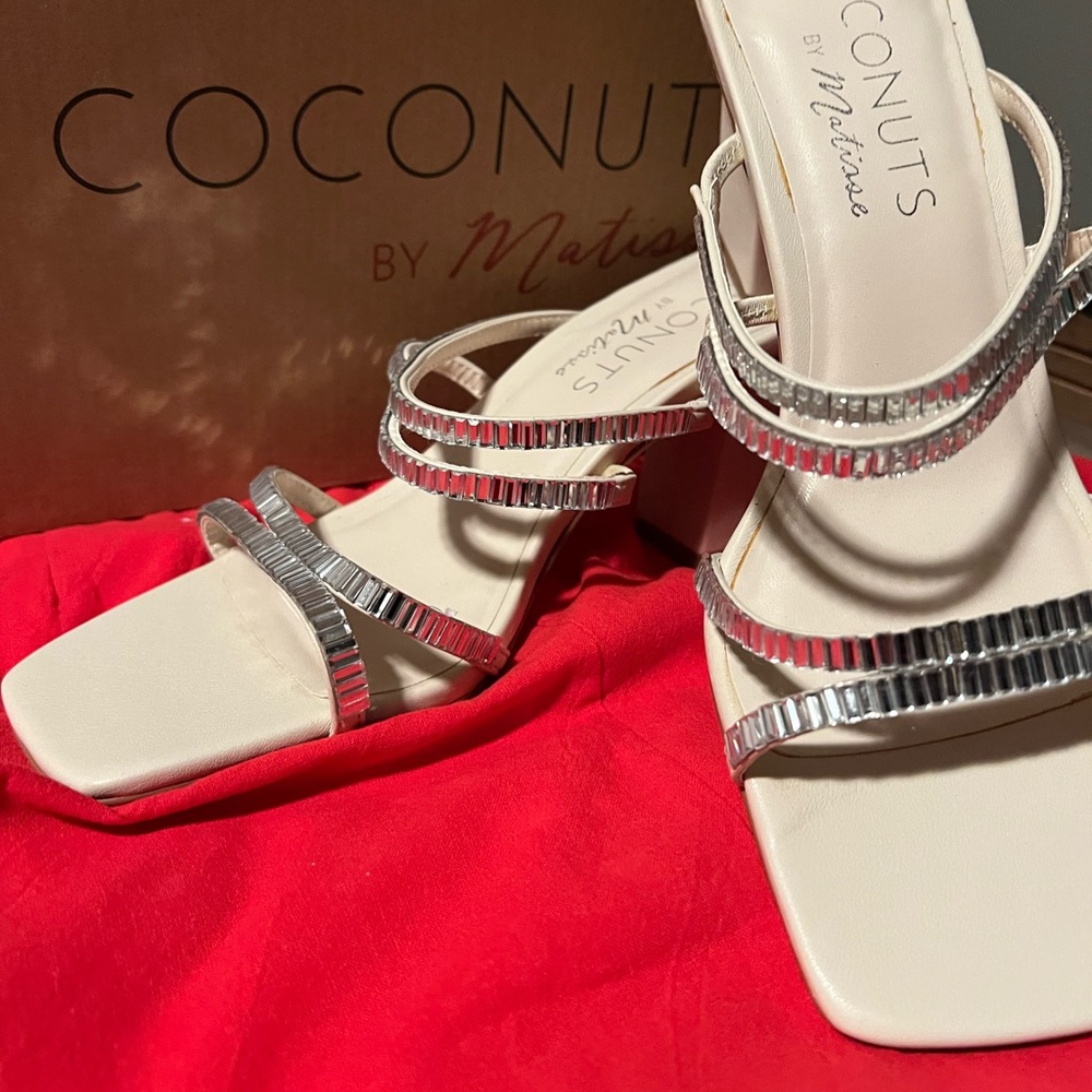 Coconuts by Matisse Women's White Sandals